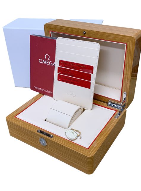 Omega Speedmaster Moonphase 304.23.44.52.06.001 Image 4